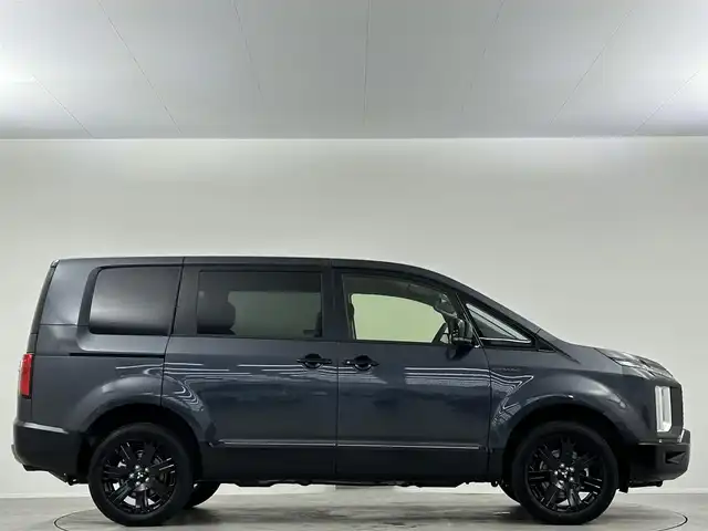三菱 デリカＤ：５ シャモニー 埼玉県 2025(令7)年 0.1万km未満 グラファイトグレーメタリック/ブラックマイカ 登録済未使用車　全方位カメラ　追従クルコン　ＬＥＤヘッドライト　両側パワースライドドア　シートヒータ― オートライト オートマチックハイビーム ハンドルヒーター　パワーバックドア　純正アルミホイール