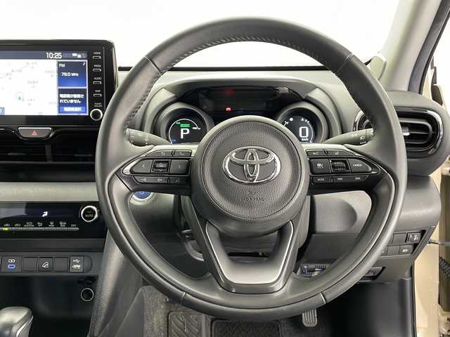 トヨタ ヤリスクロス ハイブリッド G 長野県 2022(令4)年 4.5万km ベージュ 4WD/純正メモリナビ&USB&BT/トヨタセーフティセンス/アダプティブクルーズコントロール/レーントレーシングアシスト/プリクラッシュセーフティ/クリアランスソナー/ロードサインアシスト/オートマチックハイビーム/先行車発進告知/社外前後ドライブレコーダー/ステアリングスイッチ/バックカメラ/ビルトインETC/ハロゲンライト/オートライト/電動格納ミラー/ウィンカーミラー/ドアミラーヒーター/純正16インチAW付サマータイヤ装着/社外16インチAW付スタッドレス積込/純正フロアマット/プッシュスタート/スマートキー/スペアキー1本