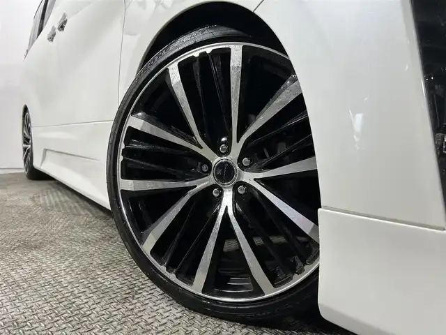 トヨタ ヴェルファイア Z Gエディション 大阪府 2019(平31)年 3.9万km ホワイトパールクリスタルシャイン サンルーフ　黒革シート　後席モニター　社外エアロ　純正１０ｉｎｃナビＴＶ　Ｂカメラ　三眼ＬＥＤ　パワーシート／ヒーター／エアコン　電動リアゲート　衝突軽減　レーダーＣ　ＢＳＭ　前後ドラレコ