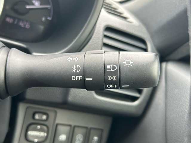 ダイハツ コペン セロ 千葉県 2019(令1)年 2.3万km パールホワイトⅢ フルセグナビ/Bluetooth/DVD/CD/バックカメラ/ドライブレコーダー/ETC/プッシュスタートボタン/革巻きハンドル/ステアリングスイッチ/横滑り防止装置/盗難防止装置/純正アルミホイール/純正フロアマット/シートヒーター/取扱説明書