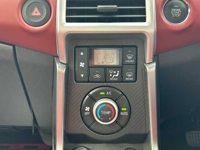 ダイハツ コペン セロ 千葉県 2019(令1)年 2.3万km パールホワイトⅢ フルセグナビ/Bluetooth/DVD/CD/バックカメラ/ドライブレコーダー/ETC/プッシュスタートボタン/革巻きハンドル/ステアリングスイッチ/横滑り防止装置/盗難防止装置/純正アルミホイール/純正フロアマット/シートヒーター/取扱説明書