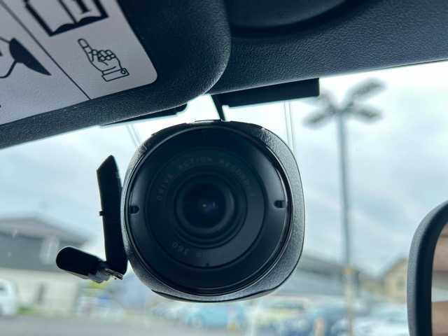 ダイハツ コペン セロ 千葉県 2019(令1)年 2.3万km パールホワイトⅢ フルセグナビ/Bluetooth/DVD/CD/バックカメラ/ドライブレコーダー/ETC/プッシュスタートボタン/革巻きハンドル/ステアリングスイッチ/横滑り防止装置/盗難防止装置/純正アルミホイール/純正フロアマット/シートヒーター/取扱説明書
