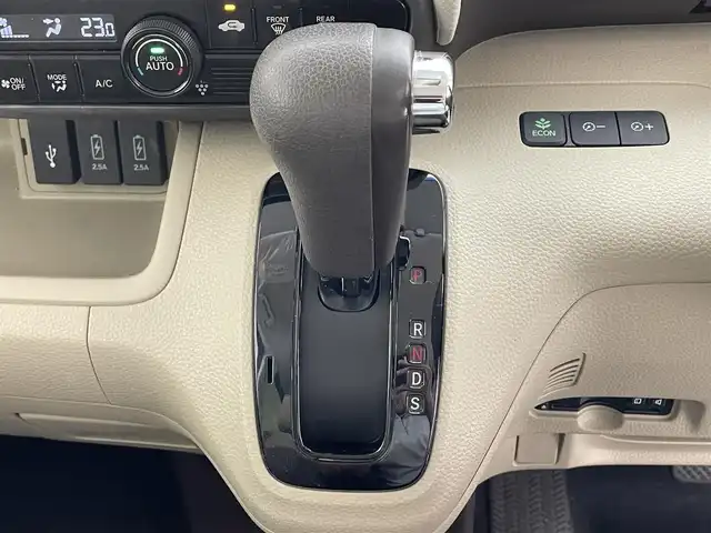 ホンダ Ｎ ＢＯＸ G EX ターボ ホンダセンシング 滋賀県 2018(平30)年 5.2万km モーニングミストブルーM 禁煙車/純正ナビ/【Ｂｌｕｅｔｏｏｔｈ/フルセグＴＶ/AUX】/ＥＴＣ/バックカメラ/両側パワースライドドア/ＬＥＤライト/助手席スーパースライドシート/ホンダセンシング/・衝突軽減ブレーキ/・誤発進抑制機能/・後方誤発進抑制機能/・歩行者事故低減ステアリング/・路外逸脱抑制機能/・ACC〈アダプティブ・クルーズ・コントロール〉/・LKAS〈車線維持支援システム〉/・オートハイビーム/・先行車発進お知らせ機能/・標識認識機能/スマートキー/オートライト/ステアリングスイッチ