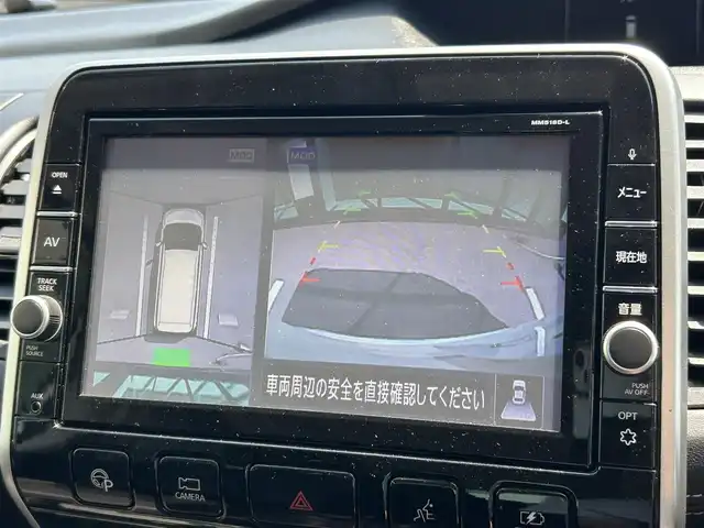 日産 セレナ e－パワー ハイウェイスター V 和歌山県 2019(令1)年 2.4万km ブリリアントホワイトパール 純正９型ナビ/社外フリップダウンモニター/フルセグTV/アラウンドビューモニター/（BT/CD/DVD)/エマージェンシーブレーキ/クルーズコントロール/コーナーセンサー/横滑り防止装置/両側パワースライドドア/ハンズフリーオートスライドドア/ドライブレコーダー/ETC/純正フロアマット/純正アルミホイール/LEDヘッドライト/オートライト