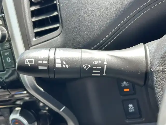 日産 セレナ e－パワー ハイウェイスター V 和歌山県 2019(令1)年 2.4万km ブリリアントホワイトパール 純正９型ナビ/社外フリップダウンモニター/フルセグTV/アラウンドビューモニター/（BT/CD/DVD)/エマージェンシーブレーキ/クルーズコントロール/コーナーセンサー/横滑り防止装置/両側パワースライドドア/ハンズフリーオートスライドドア/ドライブレコーダー/ETC/純正フロアマット/純正アルミホイール/LEDヘッドライト/オートライト