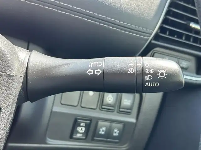 日産 セレナ e－パワー ハイウェイスター V 和歌山県 2019(令1)年 2.4万km ブリリアントホワイトパール 純正９型ナビ/社外フリップダウンモニター/フルセグTV/アラウンドビューモニター/（BT/CD/DVD)/エマージェンシーブレーキ/クルーズコントロール/コーナーセンサー/横滑り防止装置/両側パワースライドドア/ハンズフリーオートスライドドア/ドライブレコーダー/ETC/純正フロアマット/純正アルミホイール/LEDヘッドライト/オートライト