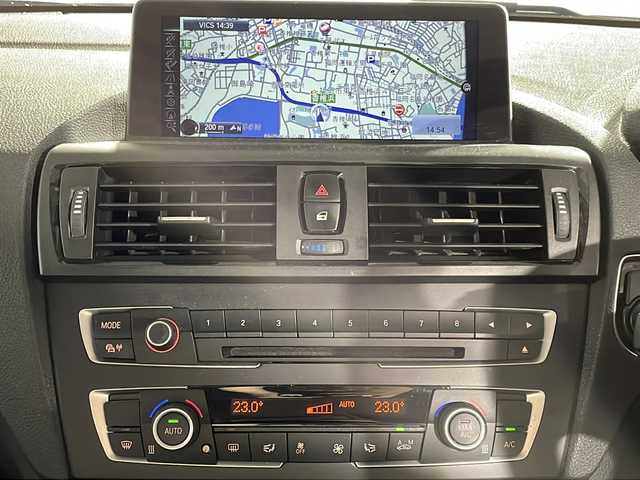 ＢＭＷ １１６ｉ 福岡県 2013(平25)年 10.9万km 紺 ワンオーナー/純正HDDナビ/・AM/FM/CD/DVD/BT/・バックモニター/クルーズコントロール/ハーフレザーシート/キセノンライト/・オートライト/・フォグランプ/ETC/プッシュスタート/スマートキー×2/フロアマット/ドアバイザー