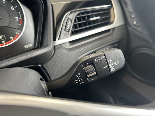 ＢＭＷ Ｘ１ sDrive 18i Xライン 茨城県 2017(平29)年 4.4万km ミネラルホワイト インテリジェントS/コンフォートA/純正HDDナビ/（AM.FM.CD.DVD.BT.USB）/バックカメラ/ミラー一体型ETC/ドライブレコーダー/ハーフレザーシート/D/N席シートヒーター/パワーバックドア/ステアリングスイッチ/スマートキー×2/保証書・取説