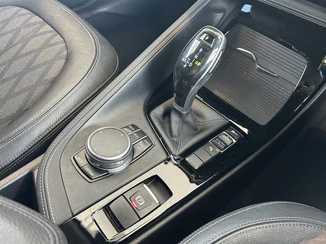 ＢＭＷ Ｘ１ sDrive 18i Xライン 茨城県 2017(平29)年 4.4万km ミネラルホワイト インテリジェントS/コンフォートA/純正HDDナビ/（AM.FM.CD.DVD.BT.USB）/バックカメラ/ミラー一体型ETC/ドライブレコーダー/ハーフレザーシート/D/N席シートヒーター/パワーバックドア/ステアリングスイッチ/スマートキー×2/保証書・取説