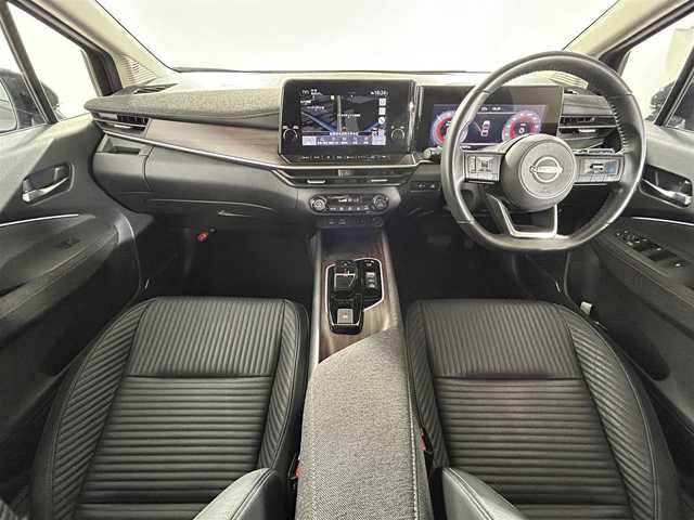 日産 オーラ G レザーエディション 佐賀県 2022(令4)年 5.2万km 黒 メーカー純正ナビ/Bluetoothオーディオ接続/HDMI/アップルカープレイ/BOSSプレミアムサウンド/アラウンドビューモニター/プロパイロット/置くだけ充電/360°セーフティーアシスト/インテリジェントエマージェンシーB/インテリジェントFCW/アダプティブLEDヘッドライト/インテリジェントDA/標識認識/インテリジェントBSI/踏み間違え防止