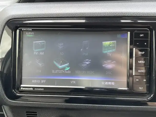 トヨタ ヴィッツ F 滋賀県 2017(平29)年 5.1万km アバンギャルドブロンズメタリック (株)IDOMが運営する【じしゃロン草津店】の自社ローン専用車両になりますこちらは現金またはオートローンご利用時の価格です。自社ローンご希望の方は別途その旨お申付け下さい/SDナビ/ワンセグテレビ（走行中視聴可能）/バックカメラ/アイドリングストップ/電格ウィンカーミラー/ドアバイザー/プッシュスタート/ETC/AM/FM/CD/DVD/Bluetooth/ステアリングリモコン/横滑り防止装置/レーンキープアシスト/衝突軽減システム