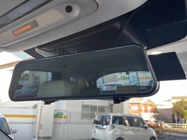 ランドローバー ランドローバー ディスカバリースポーツ 7プラス S E 愛知県 2016(平28)年 5.7万km グレーⅡ /正規ディーラー車//禁煙車//コリス・グレイ/ブラックコントラストルーフ//リアシートエンターテイメントシステム//メーカーナビ//フルセグ/CD/DVD/Bluetooth/MSV/USB/AUV//サラウンドカメラ//ETC//ルームミラー型ドラレコ//シーラスグレインドレザーシート//メモリー式パワーシート＆ランバーサポート//シートヒーター//電動テールゲート//テレインレスポンス//草地/砂利/雪/泥/わだち/砂地//ECO//AEB//ヒルディセントコントロール//19インチスタイルアロイAW//パドルシフト//ドライバーアシストプラスP//自動緊急ブレーキ//レーンデパーチャーウォーニング//パークディスタンスコントロール//パーキングコントロール//ブラインドスポットモニター//クルーズコントロール/ASL//オートマチックハイビーム//アダプティブHIDオートヘッドランプ//F.Rフォグランプ//プッシュスタート/スペアスマートキー//アイドリングストップ//革巻きステアリング//ステアリングリモコン//ハンドルヒーター//純正フロアマット//トノカバー//オートリトラクタブルウィンカーミラー//保証書/取扱説明書/ナビ取扱説明書//D記録簿H29.30.R1.2.3.4.5