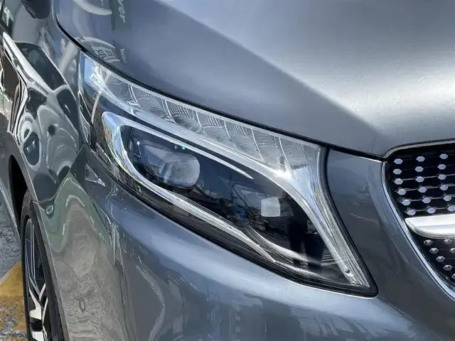 メルセデス・ベンツ Ｖ２２０ d AVG ロング AMGライン 神奈川県 2020(令2)年 1万km グレー 純正10.25インチワイドディスプレイ/　（ナビ機能・Bluetooth・USB）/フルセグTV/AMGライン/レーダーセーフティパッケージ/両側パワースライドドア/パワーバックドア/パノラミックスライディングルーフ/ブルメスターサウンドシステム/本革シート/前席パワーシート/シートヒーター/ミラー型前後ドライブレコーダー/純正19インチAW/LEDヘッドライト/360°カメラ/キーレスゴー×２/取扱説明書