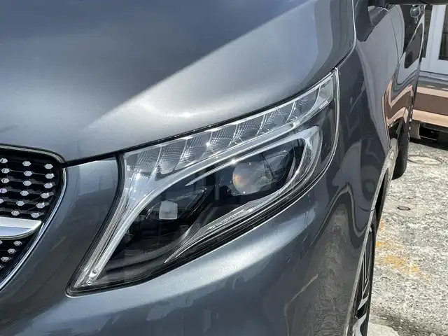 メルセデス・ベンツ Ｖ２２０ d AVG ロング AMGライン 神奈川県 2020(令2)年 1万km グレー 純正10.25インチワイドディスプレイ/　（ナビ機能・Bluetooth・USB）/フルセグTV/AMGライン/レーダーセーフティパッケージ/両側パワースライドドア/パワーバックドア/パノラミックスライディングルーフ/ブルメスターサウンドシステム/本革シート/前席パワーシート/シートヒーター/ミラー型前後ドライブレコーダー/純正19インチAW/LEDヘッドライト/360°カメラ/キーレスゴー×２/取扱説明書