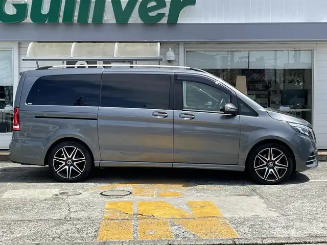 メルセデス・ベンツ Ｖ２２０ d AVG ロング AMGライン 神奈川県 2020(令2)年 1万km グレー 純正10.25インチワイドディスプレイ/　（ナビ機能・Bluetooth・USB）/フルセグTV/AMGライン/レーダーセーフティパッケージ/両側パワースライドドア/パワーバックドア/パノラミックスライディングルーフ/ブルメスターサウンドシステム/本革シート/前席パワーシート/シートヒーター/ミラー型前後ドライブレコーダー/純正19インチAW/LEDヘッドライト/360°カメラ/キーレスゴー×２/取扱説明書