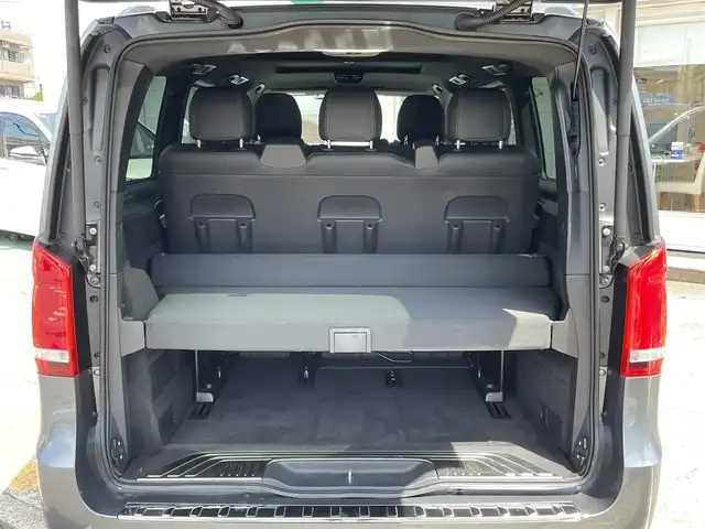 メルセデス・ベンツ Ｖ２２０ d AVG ロング AMGライン 神奈川県 2020(令2)年 1万km グレー 純正10.25インチワイドディスプレイ/　（ナビ機能・Bluetooth・USB）/フルセグTV/AMGライン/レーダーセーフティパッケージ/両側パワースライドドア/パワーバックドア/パノラミックスライディングルーフ/ブルメスターサウンドシステム/本革シート/前席パワーシート/シートヒーター/ミラー型前後ドライブレコーダー/純正19インチAW/LEDヘッドライト/360°カメラ/キーレスゴー×２/取扱説明書