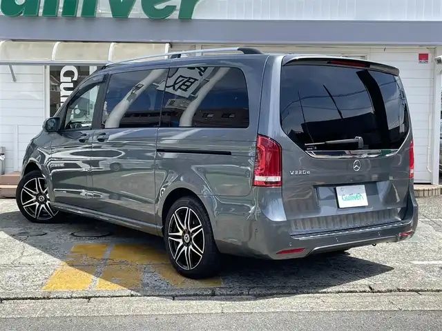 メルセデス・ベンツ Ｖ２２０ d AVG ロング AMGライン 神奈川県 2020(令2)年 1万km グレー 純正10.25インチワイドディスプレイ/　（ナビ機能・Bluetooth・USB）/フルセグTV/AMGライン/レーダーセーフティパッケージ/両側パワースライドドア/パワーバックドア/パノラミックスライディングルーフ/ブルメスターサウンドシステム/本革シート/前席パワーシート/シートヒーター/ミラー型前後ドライブレコーダー/純正19インチAW/LEDヘッドライト/360°カメラ/キーレスゴー×２/取扱説明書