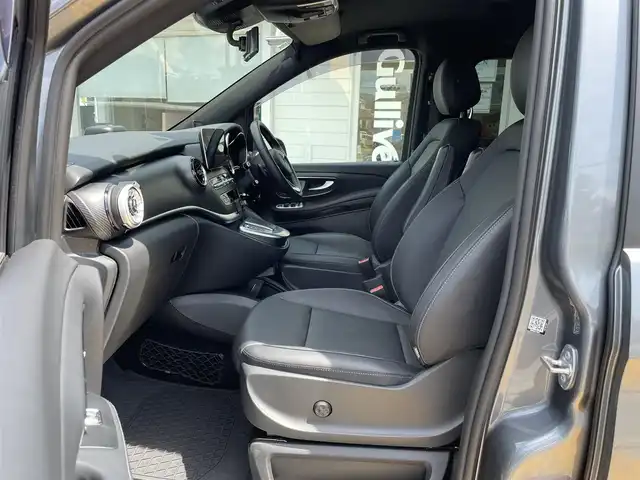 メルセデス・ベンツ Ｖ２２０ d AVG ロング AMGライン 神奈川県 2020(令2)年 1万km グレー 純正10.25インチワイドディスプレイ/　（ナビ機能・Bluetooth・USB）/フルセグTV/AMGライン/レーダーセーフティパッケージ/両側パワースライドドア/パワーバックドア/パノラミックスライディングルーフ/ブルメスターサウンドシステム/本革シート/前席パワーシート/シートヒーター/ミラー型前後ドライブレコーダー/純正19インチAW/LEDヘッドライト/360°カメラ/キーレスゴー×２/取扱説明書