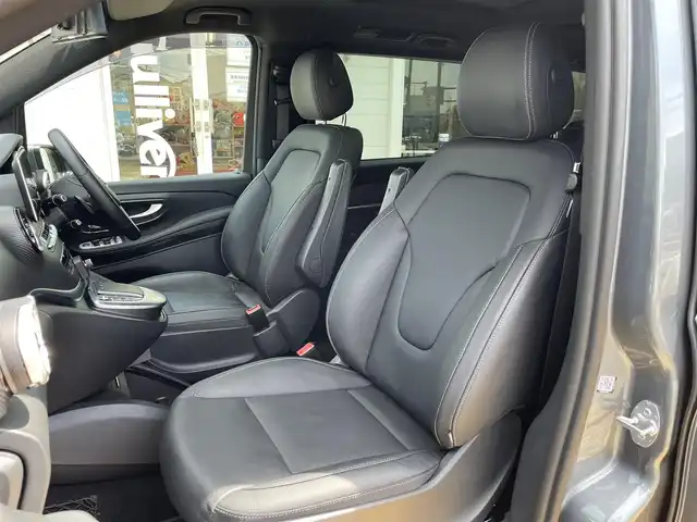 メルセデス・ベンツ Ｖ２２０ d AVG ロング AMGライン 神奈川県 2020(令2)年 1万km グレー 純正10.25インチワイドディスプレイ/　（ナビ機能・Bluetooth・USB）/フルセグTV/AMGライン/レーダーセーフティパッケージ/両側パワースライドドア/パワーバックドア/パノラミックスライディングルーフ/ブルメスターサウンドシステム/本革シート/前席パワーシート/シートヒーター/ミラー型前後ドライブレコーダー/純正19インチAW/LEDヘッドライト/360°カメラ/キーレスゴー×２/取扱説明書