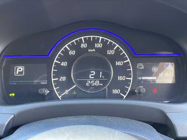 日産 ノート e－パワー X FOUR 道東・釧路十勝 2019(平31)年 1.3万km ブリリアントシルバー 切替式4WD/スタッドレスアルミ積込/社外ナビ/・ワンセグ/ラジオ/CD/AUX/エマージェンシーブレーキ/レーンキープアシスト/前後コーナーセンサー/ライトレベライザー/純正フロアマット/ドアバイザー/電動格納ミラー