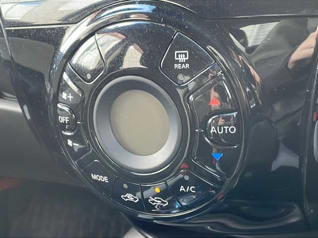 日産 ノート e－パワー X FOUR 道東・釧路十勝 2019(平31)年 1.3万km ブリリアントシルバー 切替式4WD/スタッドレスアルミ積込/社外ナビ/・ワンセグ/ラジオ/CD/AUX/エマージェンシーブレーキ/レーンキープアシスト/前後コーナーセンサー/ライトレベライザー/純正フロアマット/ドアバイザー/電動格納ミラー