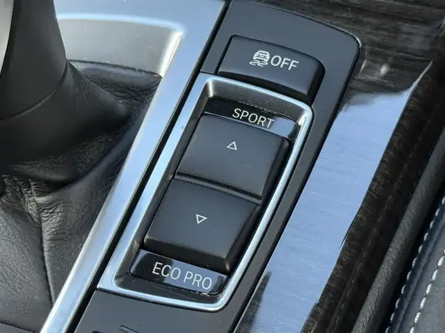 ＢＭＷ Ｘ４ xDrive 28i Mスポーツ 静岡県 2015(平27)年 2.1万km カーボンブラックM 純正ナビゲーション/【TV/DVD/CD/BT】/フロント・バックカメラ/ハーフレザーシート/メモリー付きパワーシート/クルーズコントロール/LKA/純正LEDヘッドライト/純正１９インチAW/電動リアゲート