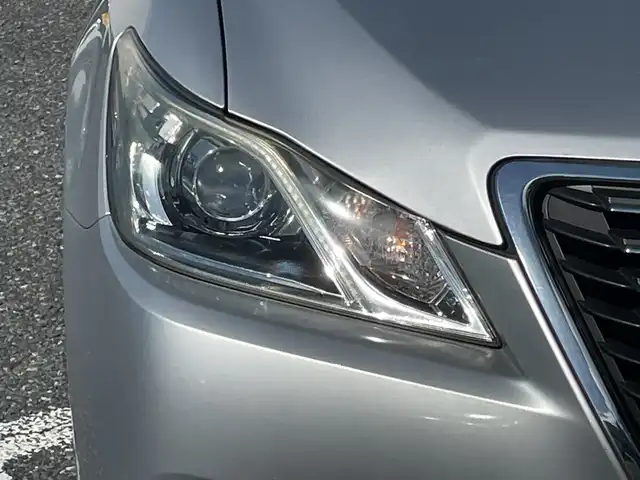 トヨタ クラウン ハイブリッド ロイヤルサルーン 千葉県 2014(平26)年 6.7万km シルバーM ナビ バックカメラ PCS レーダークルーズ シートヒーター ステアヒーター パワーシート フルセグTV USB 電動チルトハンドル オートライト HID クリアランスソナー 純正15インチAW
