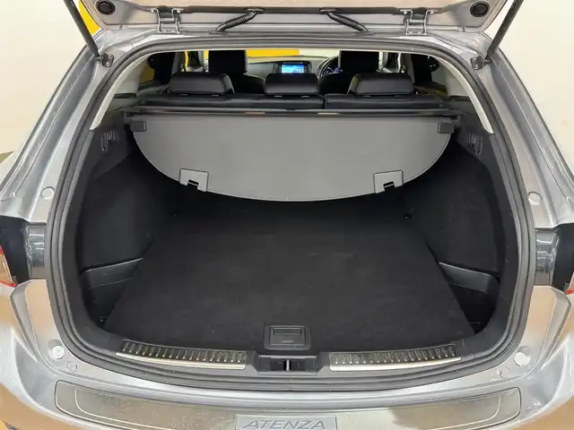 マツダ アテンザ ワゴン XD Lパッケージ 群馬県 2014(平26)年 8.6万km アルミニウムメタリック 安全装備/・衝突軽減ブレーキ/・AFS/・ブラインドスポット/・クルーズコントロール/・レーンキープアシスト/・横滑り防止/・オートライト/純正ディーラーナビ/・AM/FM/Bluetooth/・CD/DVD/SD/フルセグTV/バックカメラ/LEDヘッドライト/フォグランプ/シートメモリー/前席シートヒーター/前席パワーシート/ETC/シートメモリー/純正フロアマット/純正ドアバイザー/スマートキー/プッシュスタート