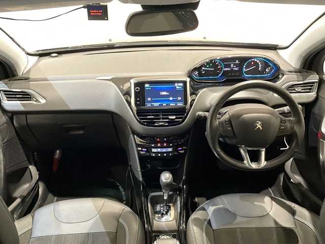 プジョー ２００８ クロスシティ 新潟県 2017(平29)年 1.3万km 黒 オプション/・ナビ/・フルセグTV/クロスシティ標準装備/・グリップコントロール/・CROSSCITYコンパスロゴ/・左右フロントドア前部バッジ/・ラーステッカー／専用フロアマット/・リアサイドウインドウ上部＆リアスポイラー/・アルカンタラ＆テップレザーシート/・シートヒーター/・上級革巻ステアリングホイール（GT Lineタイプ）/・バックアイカメラ/・Peugeotミラースクリーン/・Apple CarPlay/標準装備/・クルーズコントロール/・リアパーキングセンサー/・オートライト/・オートエアコン/・ＥＴＣ/・ドライブレコーダー