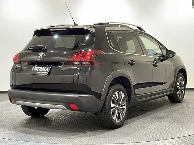 プジョー ２００８ クロスシティ 新潟県 2017(平29)年 1.3万km 黒 オプション/・ナビ/・フルセグTV/クロスシティ標準装備/・グリップコントロール/・CROSSCITYコンパスロゴ/・左右フロントドア前部バッジ/・ラーステッカー／専用フロアマット/・リアサイドウインドウ上部＆リアスポイラー/・アルカンタラ＆テップレザーシート/・シートヒーター/・上級革巻ステアリングホイール（GT Lineタイプ）/・バックアイカメラ/・Peugeotミラースクリーン/・Apple CarPlay/標準装備/・クルーズコントロール/・リアパーキングセンサー/・オートライト/・オートエアコン/・ＥＴＣ/・ドライブレコーダー