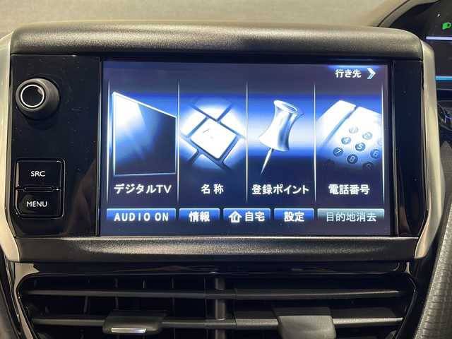 プジョー ２００８ クロスシティ 新潟県 2017(平29)年 1.3万km 黒 オプション/・ナビ/・フルセグTV/クロスシティ標準装備/・グリップコントロール/・CROSSCITYコンパスロゴ/・左右フロントドア前部バッジ/・ラーステッカー／専用フロアマット/・リアサイドウインドウ上部＆リアスポイラー/・アルカンタラ＆テップレザーシート/・シートヒーター/・上級革巻ステアリングホイール（GT Lineタイプ）/・バックアイカメラ/・Peugeotミラースクリーン/・Apple CarPlay/標準装備/・クルーズコントロール/・リアパーキングセンサー/・オートライト/・オートエアコン/・ＥＴＣ/・ドライブレコーダー