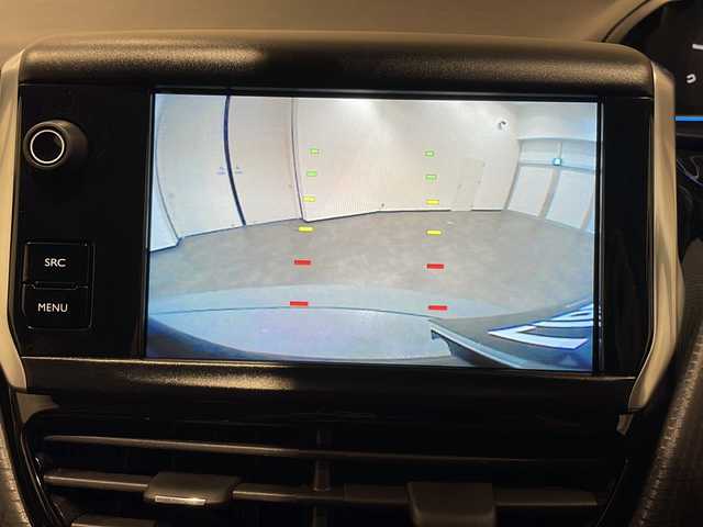 プジョー ２００８ クロスシティ 新潟県 2017(平29)年 1.3万km 黒 オプション/・ナビ/・フルセグTV/クロスシティ標準装備/・グリップコントロール/・CROSSCITYコンパスロゴ/・左右フロントドア前部バッジ/・ラーステッカー／専用フロアマット/・リアサイドウインドウ上部＆リアスポイラー/・アルカンタラ＆テップレザーシート/・シートヒーター/・上級革巻ステアリングホイール（GT Lineタイプ）/・バックアイカメラ/・Peugeotミラースクリーン/・Apple CarPlay/標準装備/・クルーズコントロール/・リアパーキングセンサー/・オートライト/・オートエアコン/・ＥＴＣ/・ドライブレコーダー