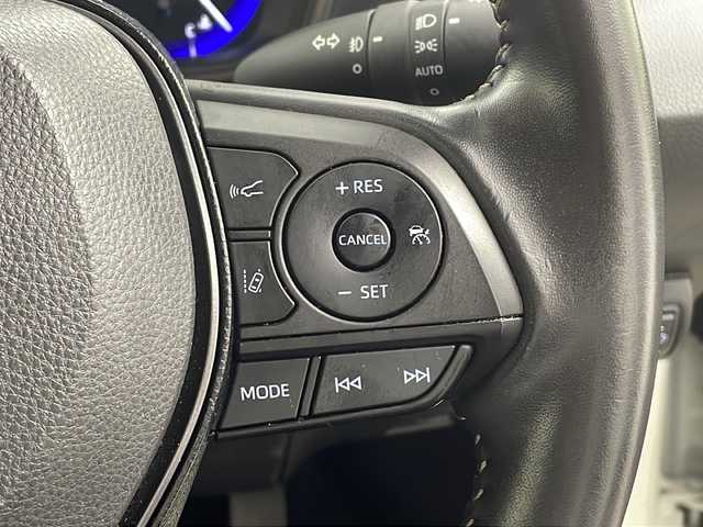 トヨタ カローラ ハイブリット ダブルバイビー 兵庫県 2020(令2)年 5.2万km ホワイトパールクリスタルシャイン ・純正ディスプレイオーディオ/・Bluetooth/USB/AM/FM/TV//Apple carplay/Android Auto/・バックカメラ/・ビルトインETC/・Toyota　Safety　Sense/・プリクラッシュセーフティ/・レーントレーシングアシスト/・レーダークルーズコントロール全車速追従機能付/・オートマチックハイビーム/・ロードサインアシスト/・インテリジェントクリアランスソナー/・パーキングサポートブレーキ/・ブラインドスポットモニター/・リヤクロストラフィックアラート/・先行車発進告知/・革巻きステアリング/・純正１７インチアルミホイール/・ＬＥＤヘッドライト/・オートライト/・フォグランプ/・ハーフレザー/・社外フロアマット/・スマートキー/・プッシュスタート