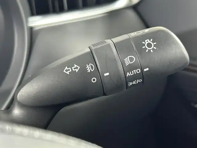 トヨタ ハリアー ハイブリッド Z レザーパッケージ 佐賀県 2024(令6)年 1.1万km プレシャスブラックパール 純正12・3インチディスプレイオーディオ/フルセグTV/Bluetooth/Androidauto/Applecarplay/ナビ機能付き/JBLプレミアムサウンド/全方位カメラ/デジタルインナールームミラー/衝突被害軽減システム/ヘッドアップディスプレイ/ブラインドスポットモニター/レーダークルーズコントロール/レーンアシスト/ロードサインアシスト/パーキングサポートブレーキ/オートライト/オートマチックハイビーム/LEDヘッドライト/LEDフォグライト/前後ドライブレコーダー/クリアランスソナー/電子パーキング/ブレーキホールド/ビルトインETC2.0/パワーバックドア/置くだけ充電/ステアリングヒーター/運転席・助手席シートヒーター/運転席・助手席エアシート/運転席・助手席パワーシート/レザーシート/純正18インチアルミホイール/純正フロアマット/スマートキー/スペアキー×１