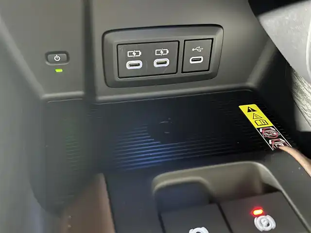 トヨタ ハリアー ハイブリッド Z レザーパッケージ 佐賀県 2024(令6)年 1.1万km プレシャスブラックパール 純正12・3インチディスプレイオーディオ/フルセグTV/Bluetooth/Androidauto/Applecarplay/ナビ機能付き/JBLプレミアムサウンド/全方位カメラ/デジタルインナールームミラー/衝突被害軽減システム/ヘッドアップディスプレイ/ブラインドスポットモニター/レーダークルーズコントロール/レーンアシスト/ロードサインアシスト/パーキングサポートブレーキ/オートライト/オートマチックハイビーム/LEDヘッドライト/LEDフォグライト/前後ドライブレコーダー/クリアランスソナー/電子パーキング/ブレーキホールド/ビルトインETC2.0/パワーバックドア/置くだけ充電/ステアリングヒーター/運転席・助手席シートヒーター/運転席・助手席エアシート/運転席・助手席パワーシート/レザーシート/純正18インチアルミホイール/純正フロアマット/スマートキー/スペアキー×１