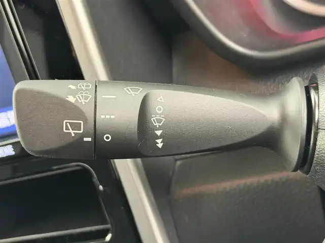 トヨタ ルーミー カスタムG 愛知県 2019(平31)年 2.3万km パールホワイトⅢ スマートアシスト/純正9インチナビ/（Bluetooth/CD/DVD/AM/FM）/バックカメラ/クルーズコントロール/ETC/両側パワースライドドア/前席シートヒーター/オートライト/純正LEDライト/純正AW/電動格納ミラー/後席テーブル/コーナーセンサー/プッシュスタート/スマートキー