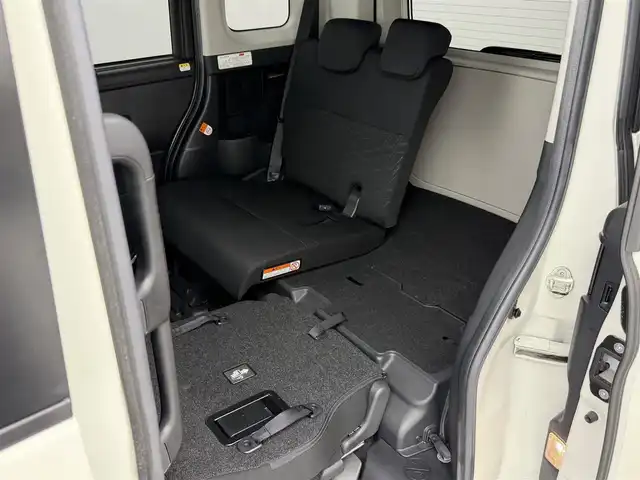 トヨタ ルーミー カスタムG 愛知県 2019(平31)年 2.3万km パールホワイトⅢ スマートアシスト/純正9インチナビ/（Bluetooth/CD/DVD/AM/FM）/バックカメラ/クルーズコントロール/ETC/両側パワースライドドア/前席シートヒーター/オートライト/純正LEDライト/純正AW/電動格納ミラー/後席テーブル/コーナーセンサー/プッシュスタート/スマートキー