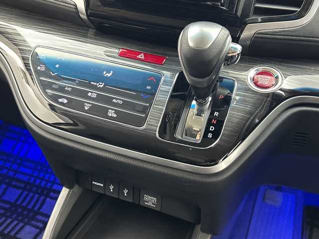 ホンダ オデッセイ アブソルート 三重県 2013(平25)年 3.1万km クリスタルブラックパール /禁煙車//社外ナビ/（CD.DVD.SD.BT）//フルセグTV//両側パワースライドドア//フリップダウンモニター//ビルトインETC//クルーズコントロール//LEDヘッドライト//車高調（純正サスあり）//後席オットマン//アイドリングストップ//パドルシフト//ステアリングスイッチ//スマートキー