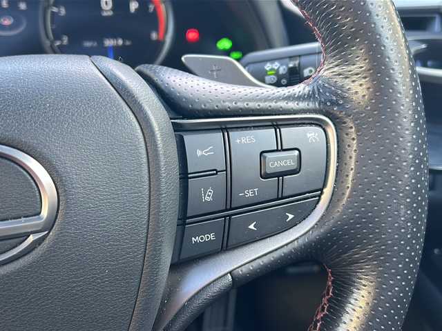 レクサス ＵＸ 250h Fスポーツ 岐阜県 2021(令3)年 6.5万km ホワイトノーヴァガラスフレーク ワンオーナー/サンルーフ/ドラレコ/純正ナビ/AM/FM/Bluetooth/TV（フルセグ）/miracast/sports、normal、eco、EVモード/レザーシート/シートヒーター/レーダークルーズ/パワーバックドア/アラウンドビューモニター/コーナーセンサー/パドルシフト/シートメモリー/パワーシート/オートライト/オートエアコン/オートホールド/電動パーキング/本巻ステアリング/純正マット/ビルトインETC/プッシュスタート/スマートキー/カードキー/取扱説明書/保証書