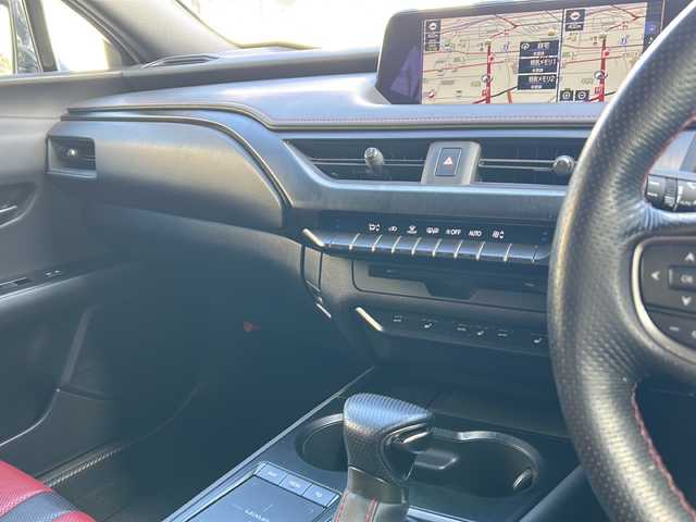 レクサス ＵＸ 250h Fスポーツ 岐阜県 2021(令3)年 6.5万km ホワイトノーヴァガラスフレーク ワンオーナー/サンルーフ/ドラレコ/純正ナビ/AM/FM/Bluetooth/TV（フルセグ）/miracast/sports、normal、eco、EVモード/レザーシート/シートヒーター/レーダークルーズ/パワーバックドア/アラウンドビューモニター/コーナーセンサー/パドルシフト/シートメモリー/パワーシート/オートライト/オートエアコン/オートホールド/電動パーキング/本巻ステアリング/純正マット/ビルトインETC/プッシュスタート/スマートキー/カードキー/取扱説明書/保証書