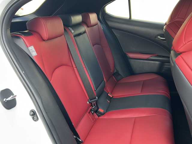 レクサス ＵＸ 250h Fスポーツ 岐阜県 2021(令3)年 6.5万km ホワイトノーヴァガラスフレーク ワンオーナー/サンルーフ/ドラレコ/純正ナビ/AM/FM/Bluetooth/TV（フルセグ）/miracast/sports、normal、eco、EVモード/レザーシート/シートヒーター/レーダークルーズ/パワーバックドア/アラウンドビューモニター/コーナーセンサー/パドルシフト/シートメモリー/パワーシート/オートライト/オートエアコン/オートホールド/電動パーキング/本巻ステアリング/純正マット/ビルトインETC/プッシュスタート/スマートキー/カードキー/取扱説明書/保証書