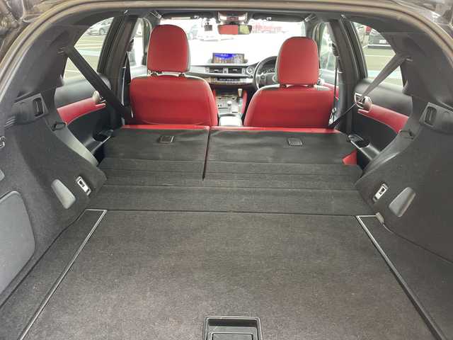 レクサス ＣＴ 200h Fスポーツ 愛知県 2018(平30)年 5.1万km グラファイトブラックガラスフレーク レクサスセーフティセンス/純正ナビ/F-SPOPT専用レザーシート/シートヒーター/バックカメラ/パワーシート/パドルシフト/オートマチックハイビーム/LEDヘッドライト/ドライブレコーダー/革巻きステアリング/ETC2.0/衝突軽減システム/ステアリングスイッチ/スマートキー/プッシュスタート