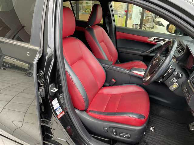 レクサス ＣＴ 200h Fスポーツ 愛知県 2018(平30)年 5.1万km グラファイトブラックガラスフレーク レクサスセーフティセンス/純正ナビ/F-SPOPT専用レザーシート/シートヒーター/バックカメラ/パワーシート/パドルシフト/オートマチックハイビーム/LEDヘッドライト/ドライブレコーダー/革巻きステアリング/ETC2.0/衝突軽減システム/ステアリングスイッチ/スマートキー/プッシュスタート