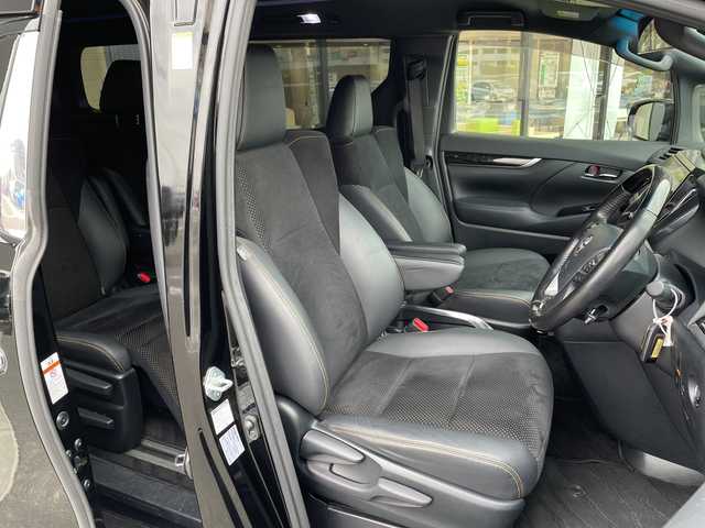 トヨタ アルファード S タイプゴールド 愛知県 2020(令2)年 2.9万km ブラック 純正9型ナビ/フリップダウンモニター/両側パワースライドドア/バックカメラ/電動リアゲート/コーナーセンサー/純正アルミホイール/ETC2.0/LEDヘッドライト/リアオートエアコン/レーンキープアシスト/オートマチックハイビーム/ドライブレコーダー/衝突軽減システム/フルセグ/CD DVD/Bluetooth/ステアリングスイッチ/スマートキー/プッシュスタート