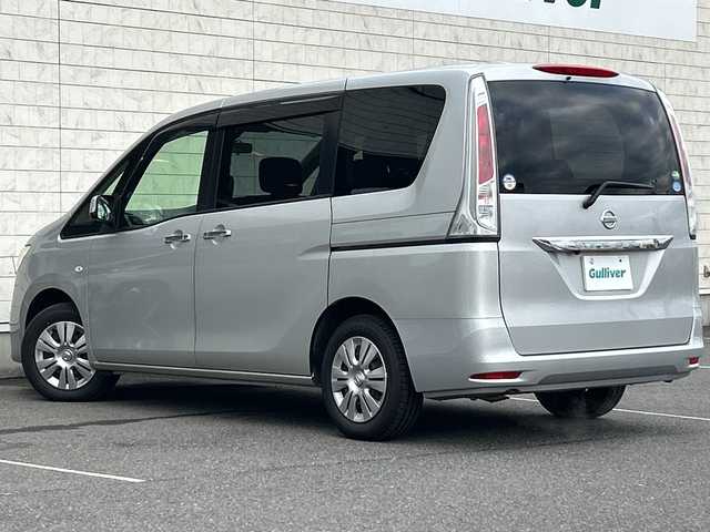 日産 セレナ 20S 茨城県 2012(平24)年 2.7万km ブリリアントシルバー 純正メモリナビ【MM312D-W】/(地デジTV・CD・DVD・BT・ラジオ再生)/両側スライドドア/ETC/オートライト/リモコンキー