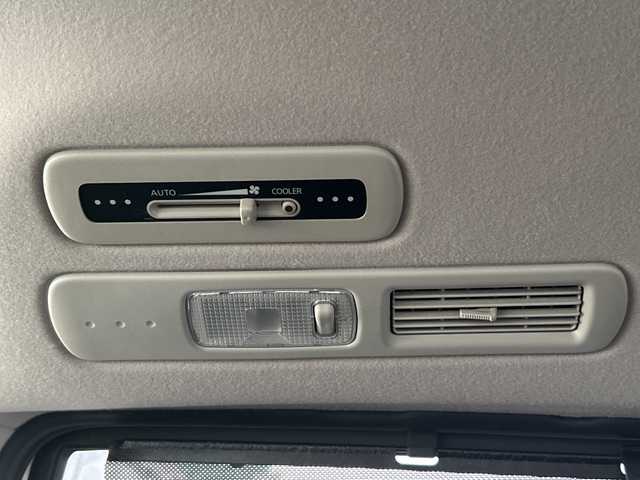 日産 セレナ 20S 茨城県 2012(平24)年 2.7万km ブリリアントシルバー 純正メモリナビ【MM312D-W】/(地デジTV・CD・DVD・BT・ラジオ再生)/両側スライドドア/ETC/オートライト/リモコンキー