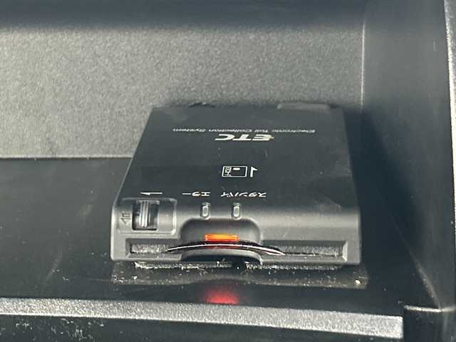 日産 セレナ 20S 茨城県 2012(平24)年 2.7万km ブリリアントシルバー 純正メモリナビ【MM312D-W】/(地デジTV・CD・DVD・BT・ラジオ再生)/両側スライドドア/ETC/オートライト/リモコンキー