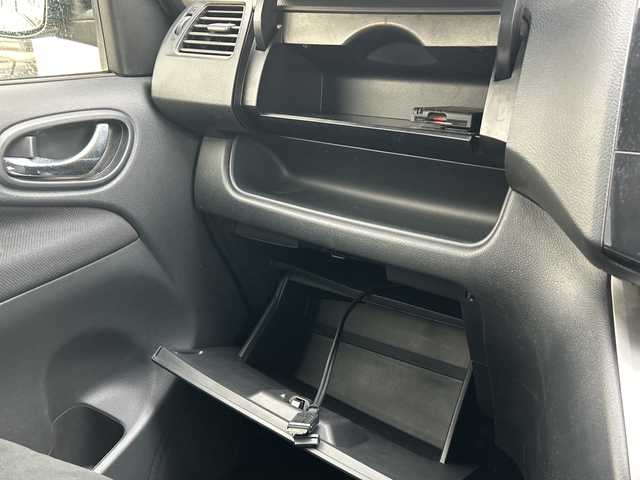 日産 セレナ 20S 茨城県 2012(平24)年 2.7万km ブリリアントシルバー 純正メモリナビ【MM312D-W】/(地デジTV・CD・DVD・BT・ラジオ再生)/両側スライドドア/ETC/オートライト/リモコンキー