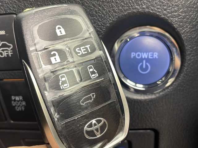 トヨタ ヴェルファイア ハイブリット エグゼクティブ ラウンジ Z 茨城県 2018(平30)年 4.4万km ブラック 純正ナビ/・全方位モニター/・Bluetooth接続/・USB入力端子/・フルセグテレビ/後部座席モニター/ビルドインETC/両側パワースライドドア/電動リアゲート/純正ホイール/オットマン/コーナーセンサー/LEDヘッドライト/カーテンエアバッグ/パワーシート/オートマチックハイビーム