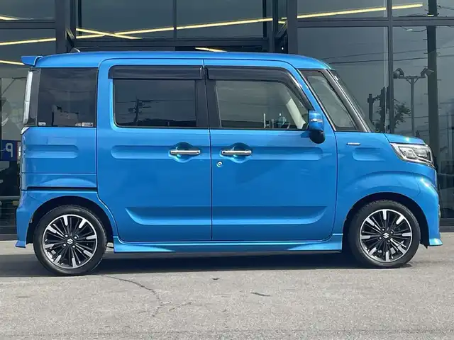 スズキ スペーシア カスタム HYBRID XS 愛媛県 2020(令2)年 8.7万km ブリスクブルーM 純正8型ナビ(Bluetooth/フルセグTV)/全周囲カメラ/両側電動スライドドア/リアサーキュレーター/ヘッドアップディスプレイ/衝突被害軽減装置/車線逸脱防止装置/アイドリングストップ/バックソナー/LEDヘッドライト/オートライト/オートマチックハイビーム/ハーフレザーシート/シートヒーター/後席サンシェイド/純正ドアバイザー/電格ミラー/純正フロアマット/現状サマー(純正AW)(165/55/R15)/BRIDGESTONE NEWNO/禁煙車